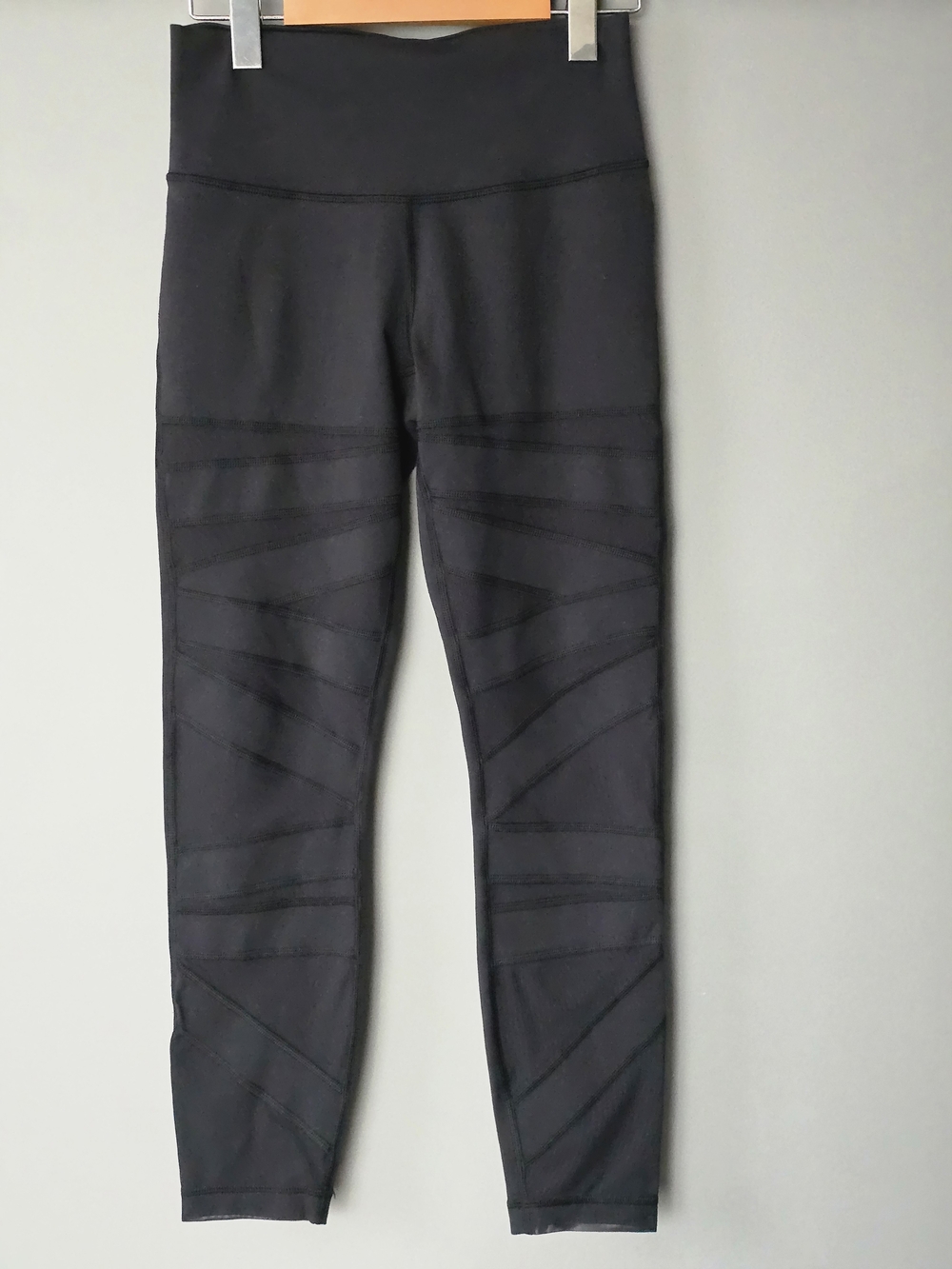 Special Edition Lululemon Wunder Under High-Rise Special Edition. Tech Mesh